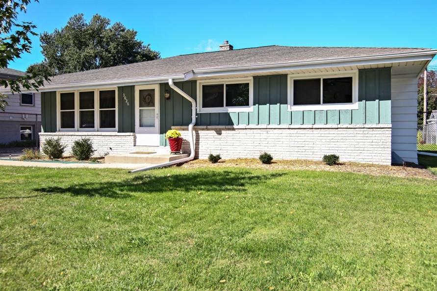 3026 Navajo Tr., Caledonia, WI 53404