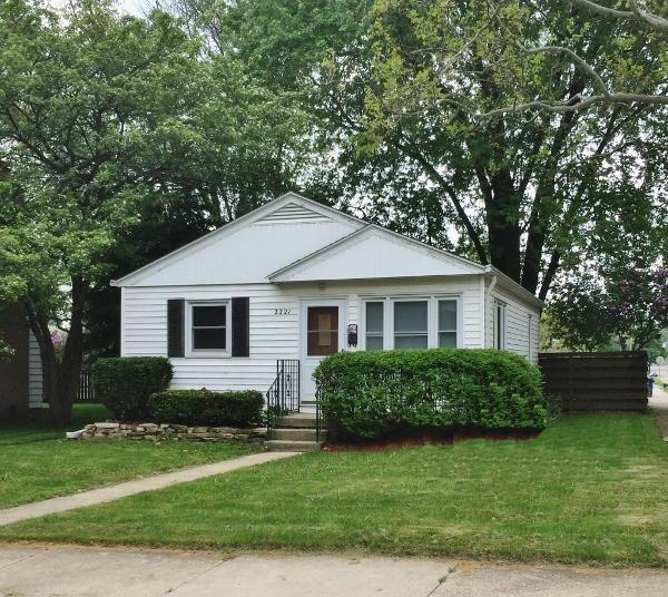 2221 Webster St, Racine, WI 53403