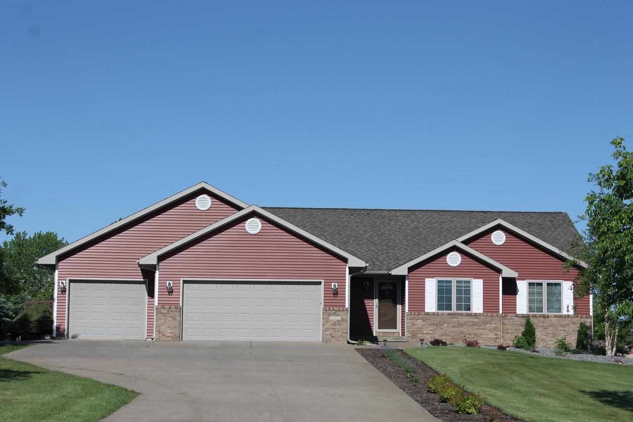 N6811 Roberts Rd, Onalaska, WI 54636