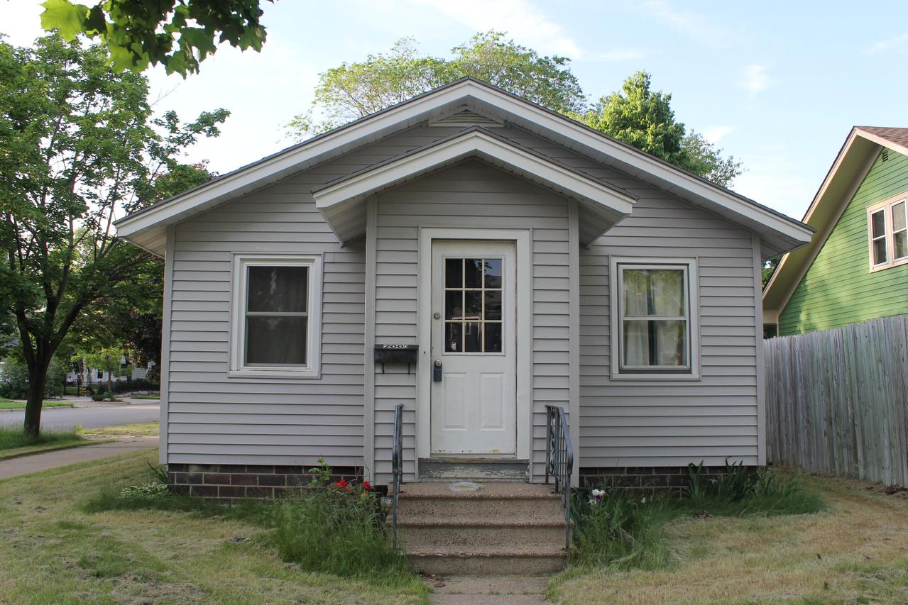 2003 Mississippi St., La Crosse, WI 54636
