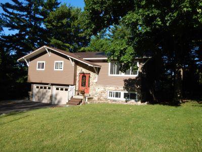 615 Roosevelt St, Fort Atkinson, WI 53538