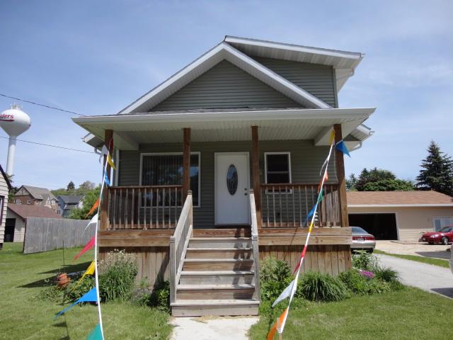 154 Mckinley St, Valders, WI 54245