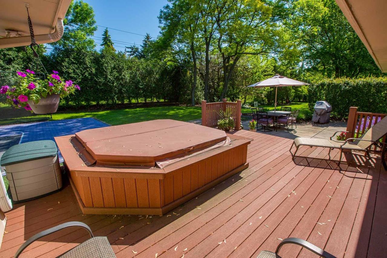 17425 Echo Ln, Brookfield, WI 53045