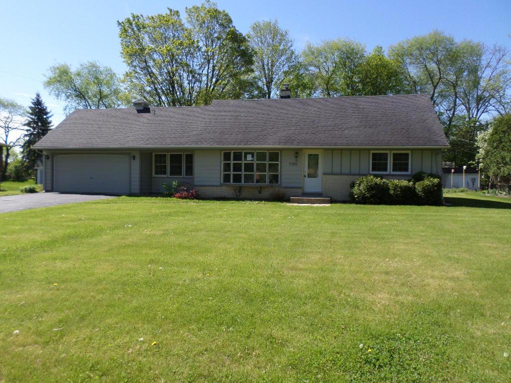 17355 Evergreen Ct, Brookfield, WI 53045