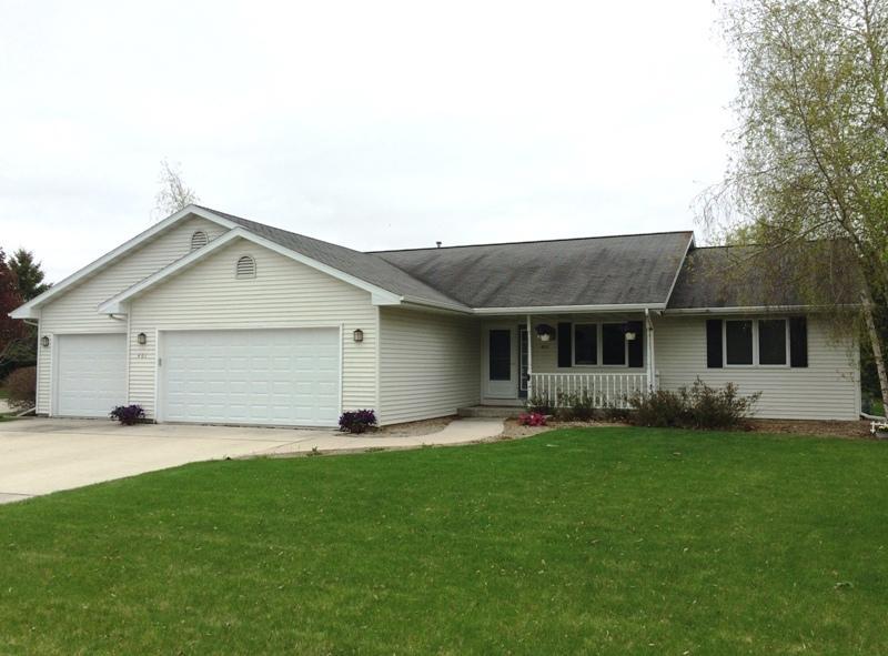 401 S Hills Dr., Plymouth, WI 53073
