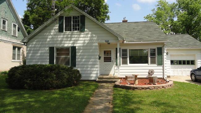 810 W Sherman Ave, Fort Atkinson, WI 53538