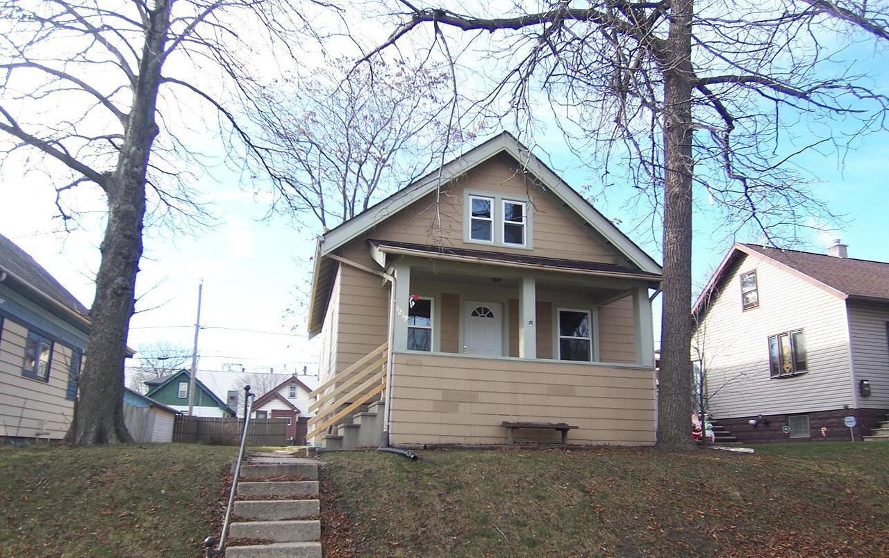 1219 S 64th St, West Allis, WI 53214