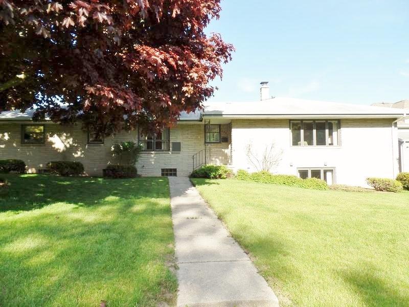 428 N Harrison St, Port Washington, WI 53074