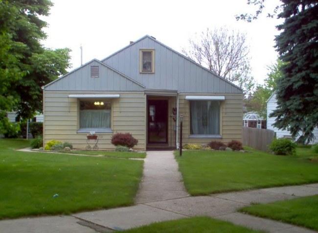 7046 W Stuth Pl., West Allis, WI 53219