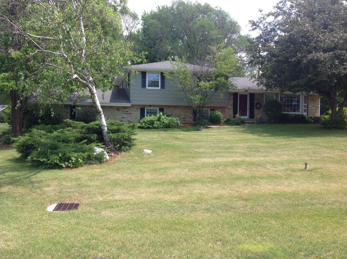 4290 Cherokee Dr, Brookfield, WI 53045