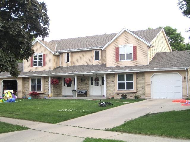 N17W5247 Garfield Cir #N17W5249, Cedarburg, WI 53012