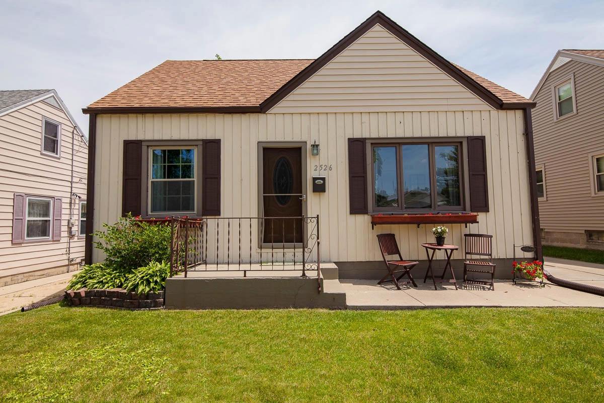 2526 S 70th St, Milwaukee, WI 53219
