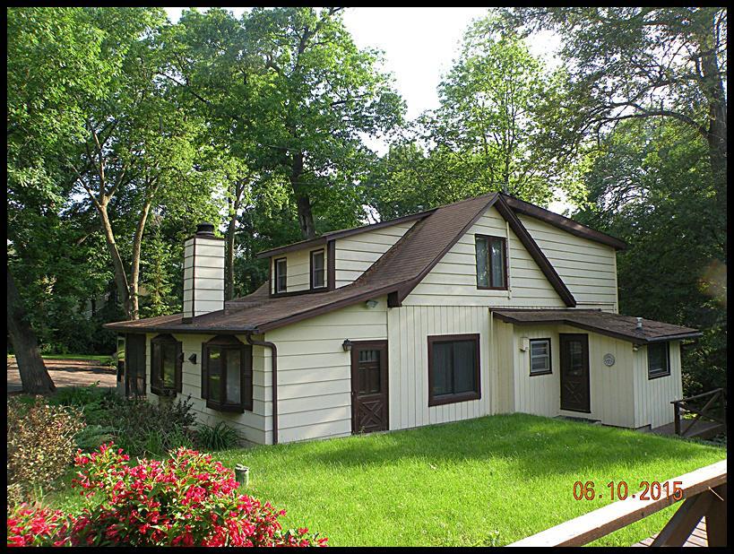 1405 Oak St, Twin Lakes, WI 53181