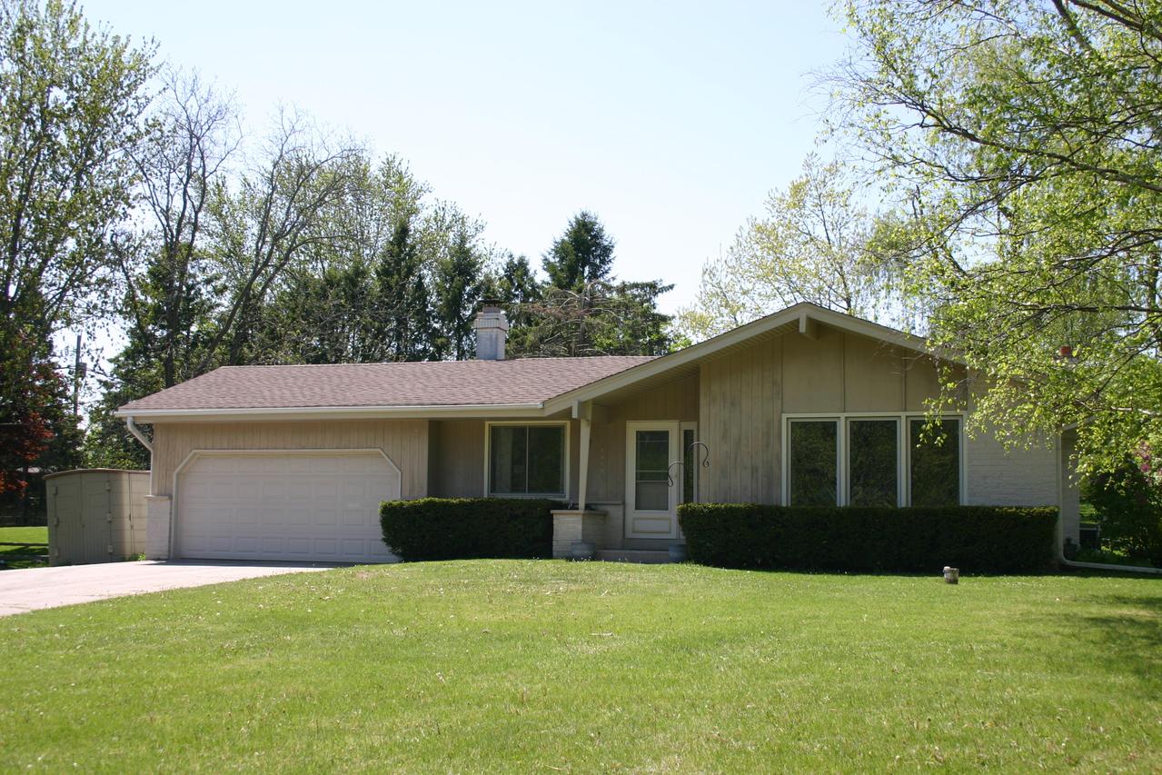 1515 Valley View Dr., Richfield, WI 53033