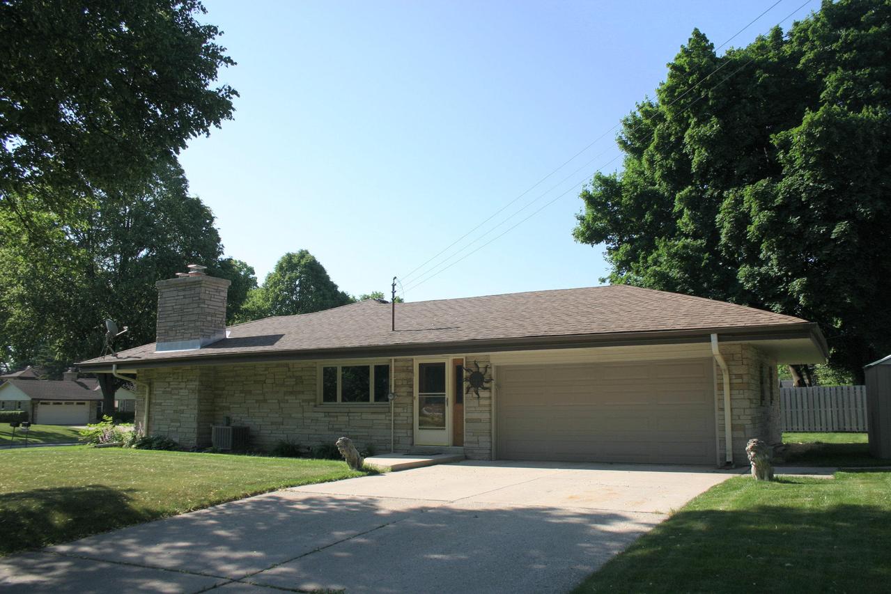 1575 N 117th St., Wauwatosa, WI 53226