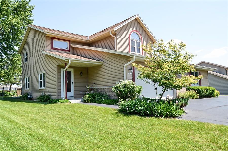 11450 W Edgerton Ave #11452, Hales Corners, WI 53130