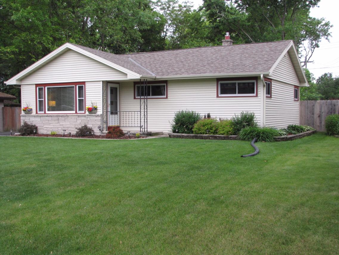 7433 N 52nd St, Milwaukee, WI 53223