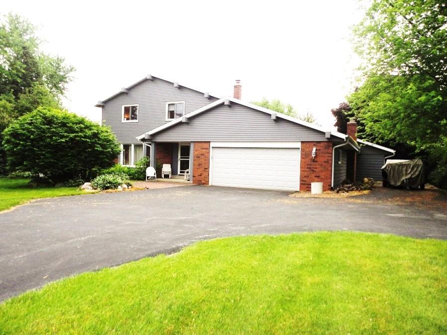 N59W26511 Indian Head Dr, Lisbon, WI 53089