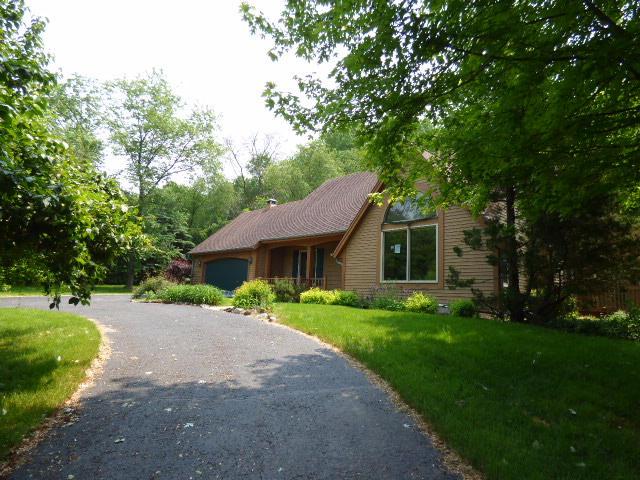 W279S3310 Ledward Ct, Waukesha, WI 53189