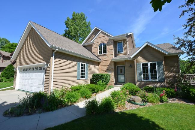 1020 Aspen Pl., West Bend, WI 53095