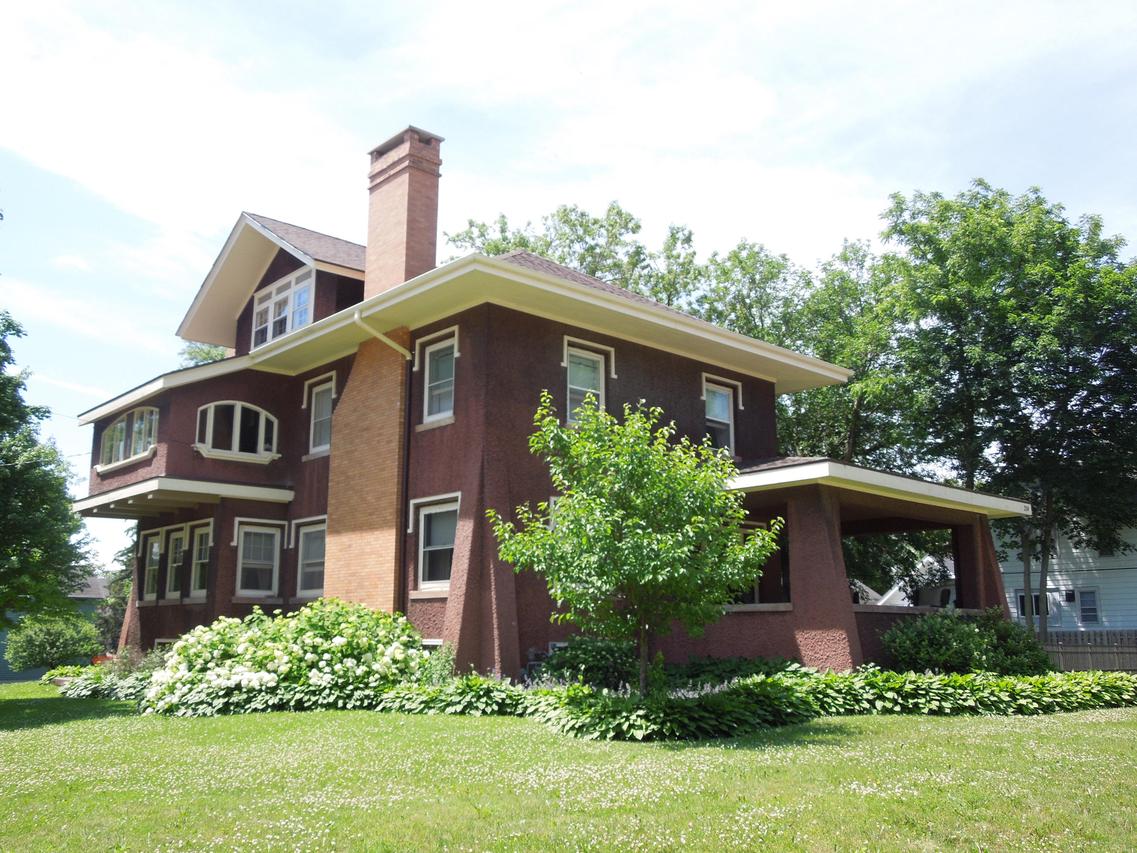 214 E Sherman Ave, Fort Atkinson, WI 53538