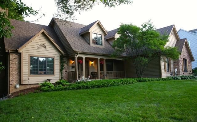 N33W23237 Greenbriar Ct, Pewaukee, WI 53072