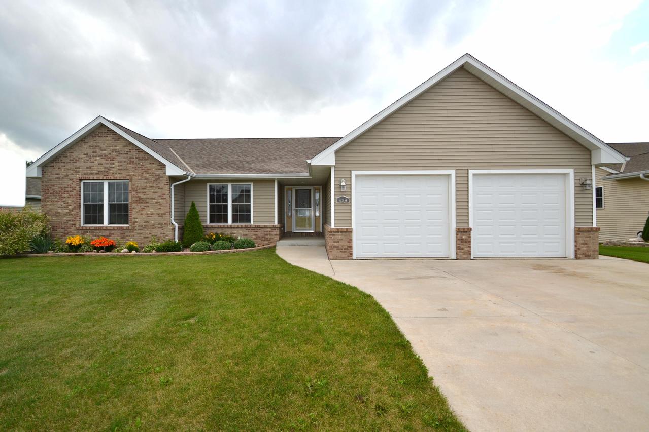 629 Deer Ridge, Kewaskum, WI 53040