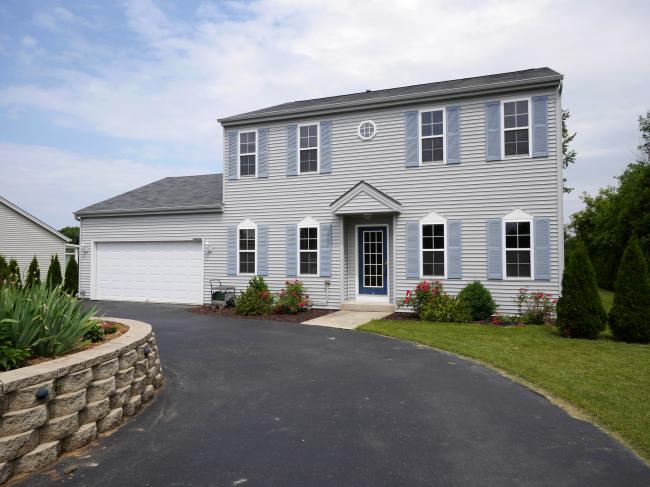 W156N7700 Pilgrim Rd, Menomonee Falls, WI 53051