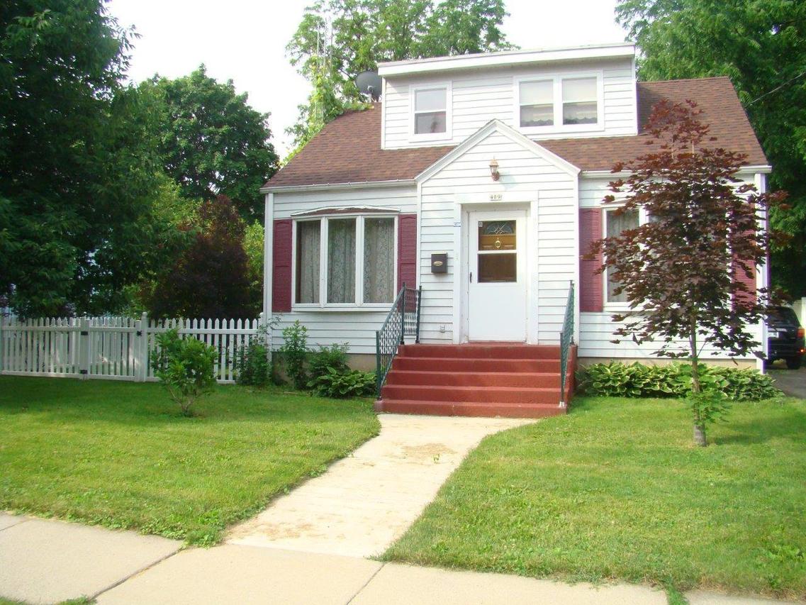 409 W Chestnut St., Burlington, WI 53105
