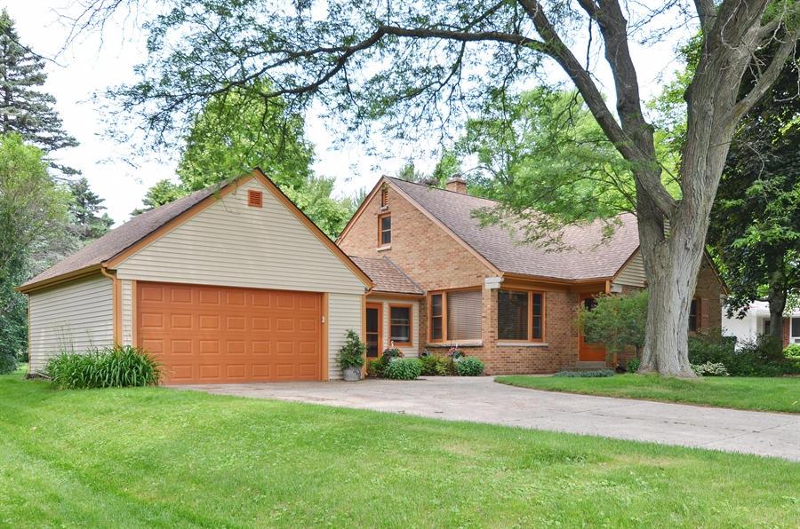 8167 N 37th St, Brown Deer, WI 53209