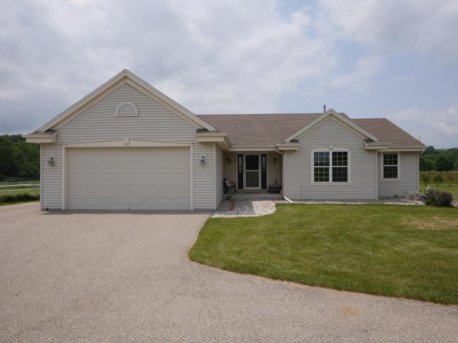 W300S7065 State Highway 83, Mukwonago, WI 53149