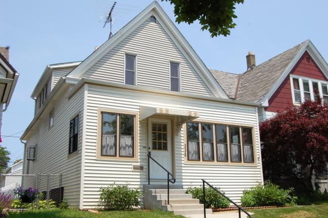 338 E Montana St, Milwaukee, WI 53207