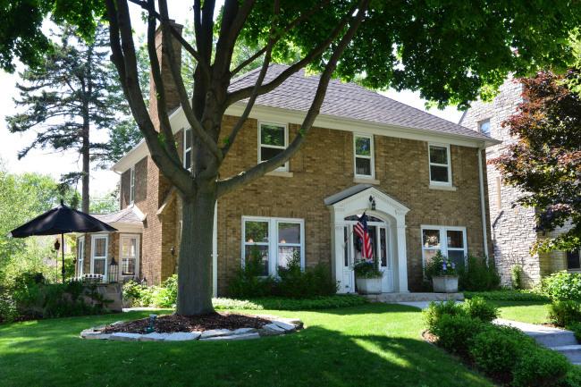 5101 N Cumberland Blvd, Whitefish Bay, WI 53217