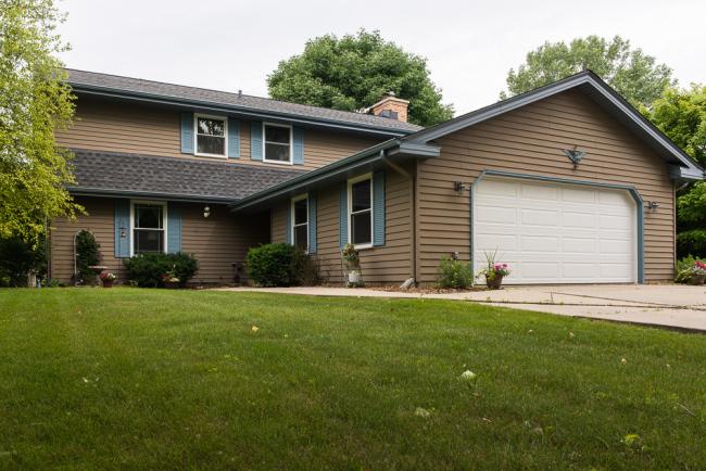 3030 Nassau Dr, Brookfield, WI 53045