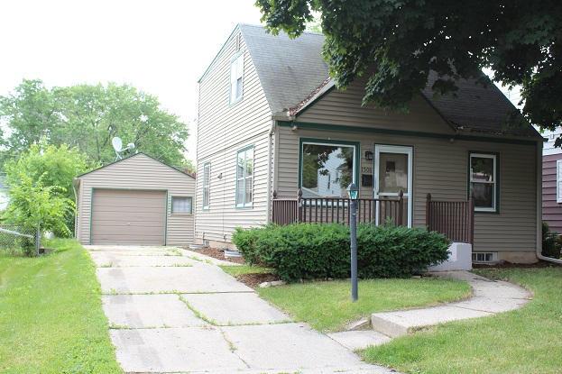 1506 S 94th Pl, West Allis, WI 53214