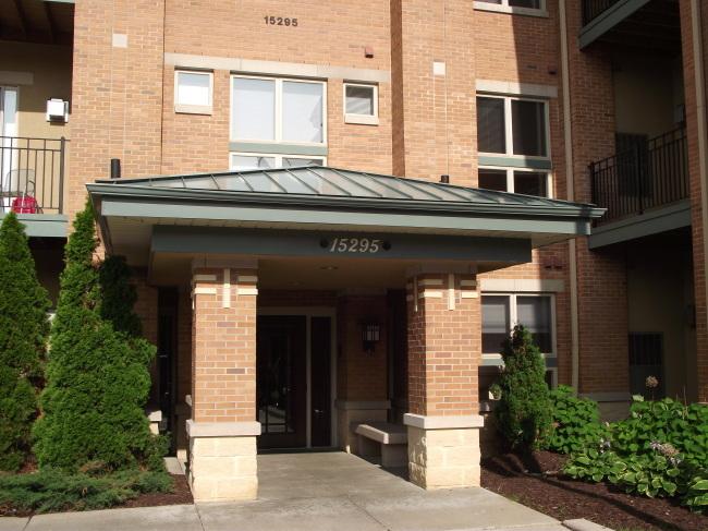 15295 Library Ln. #217, New Berlin, WI 53151