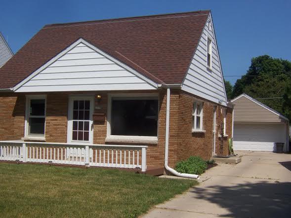 2370 S 95th St, West Allis, WI 53227