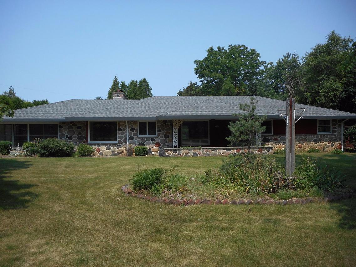 2425 Alta Louise Pkwy, Brookfield, WI 53045