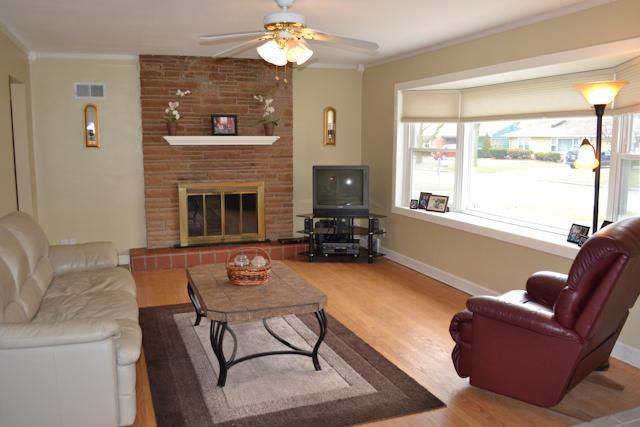 3139 N Knoll Blvd., Wauwatosa, WI 53222