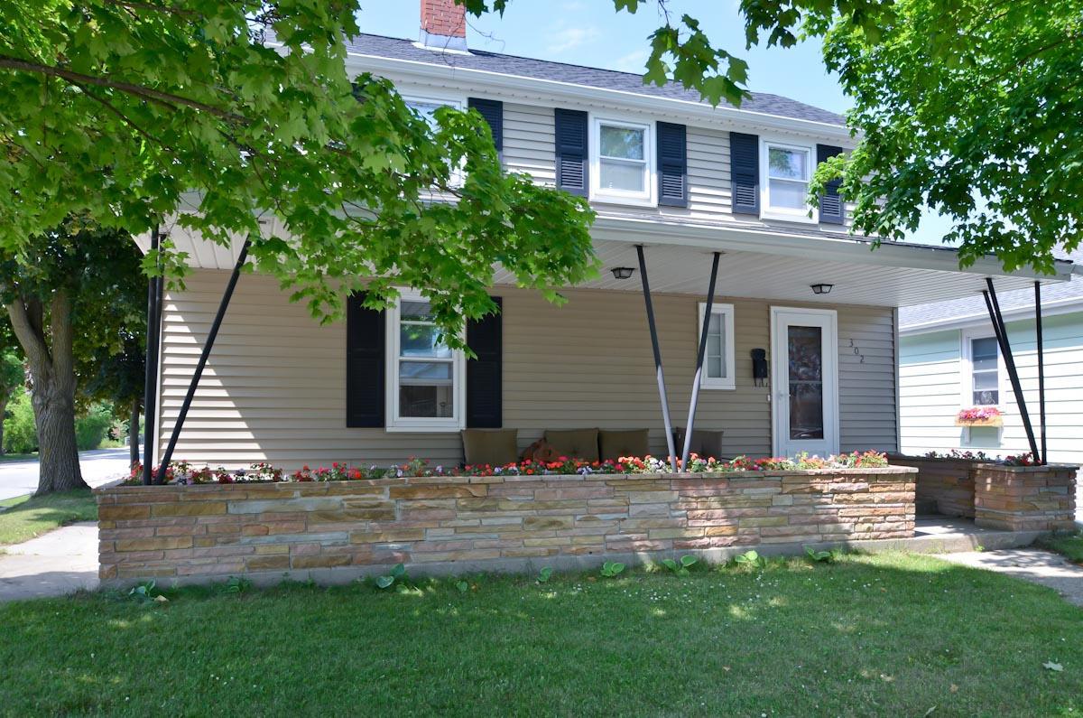 302 E Kilbourn Ave, West Bend, WI 53095