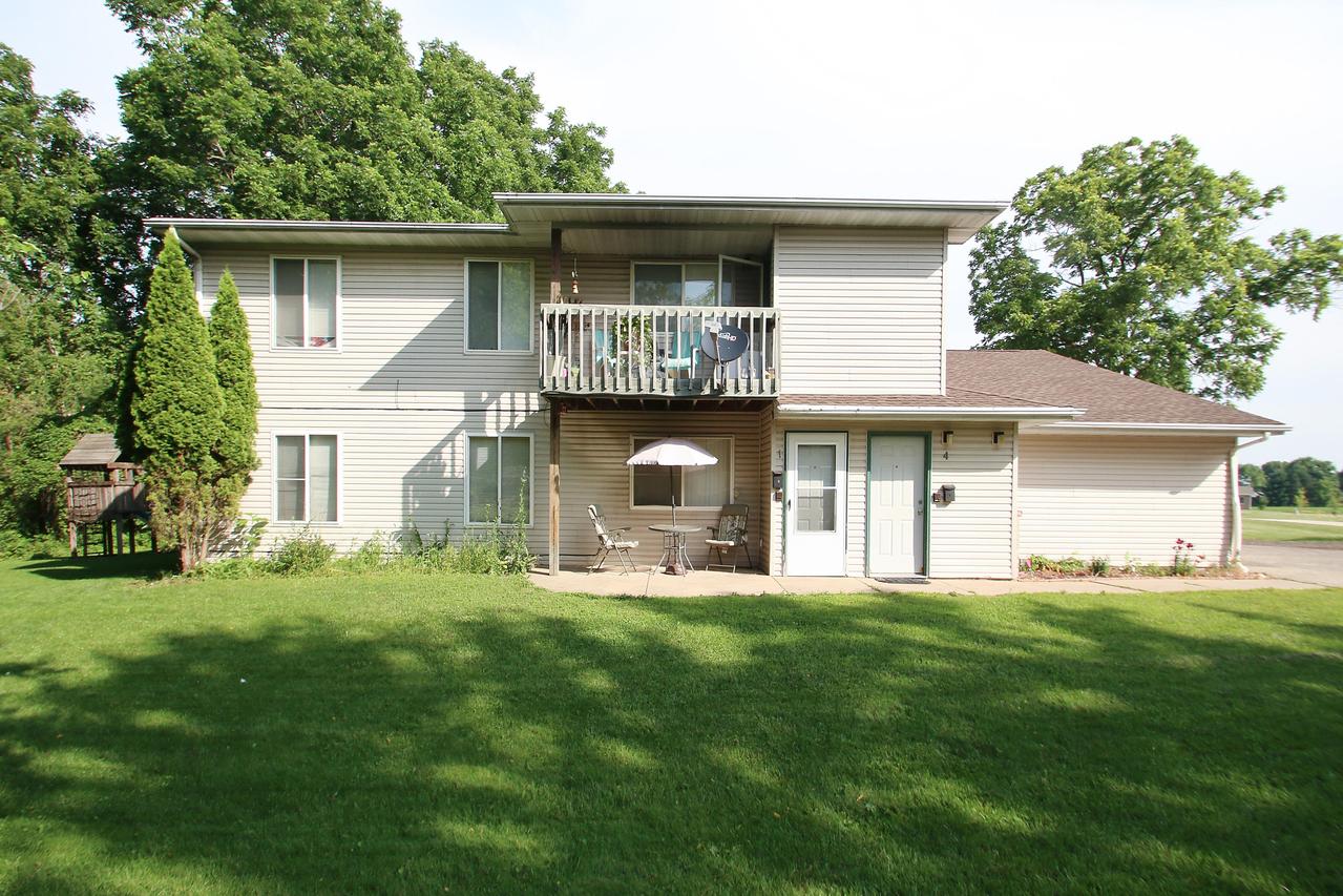 592 Elmhurst Ave, Delavan, WI 53115