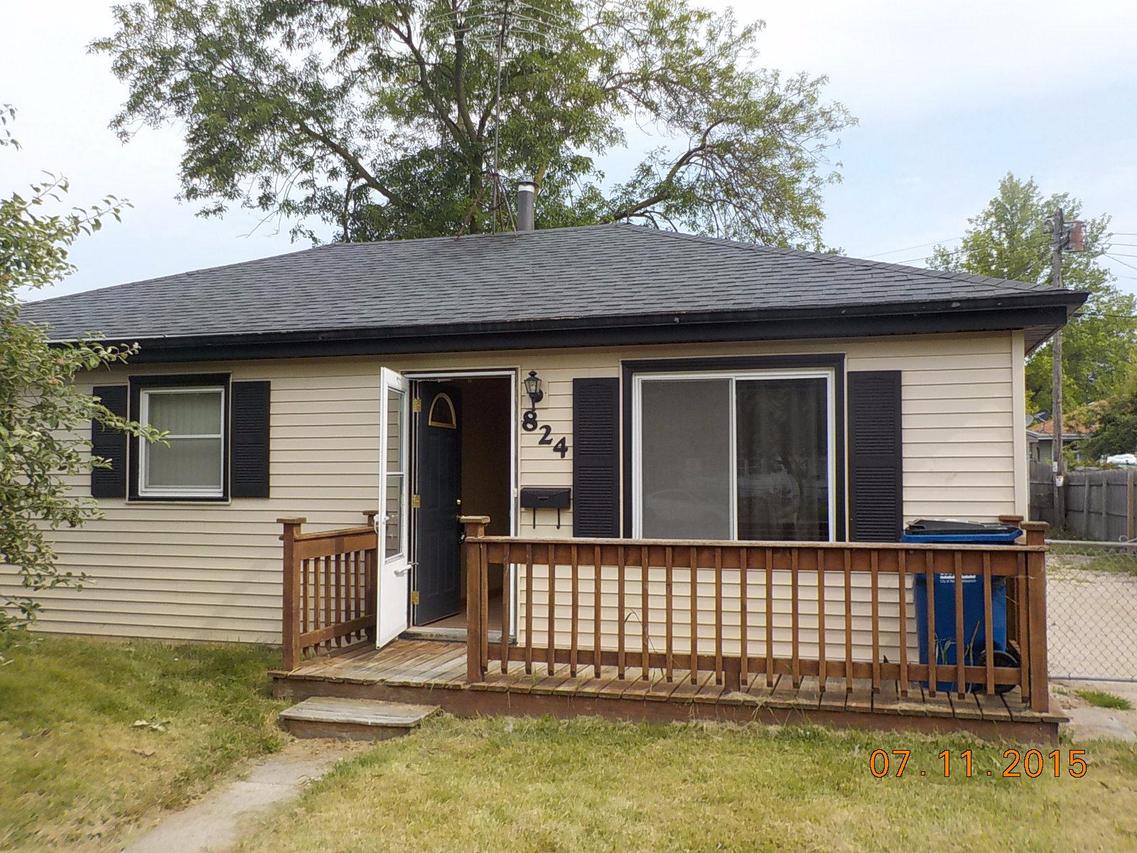 824 Valerie Ct, Racine, WI 53403