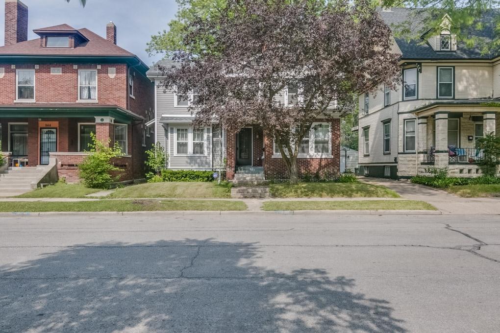 940 Park Ave., Racine, WI 53403