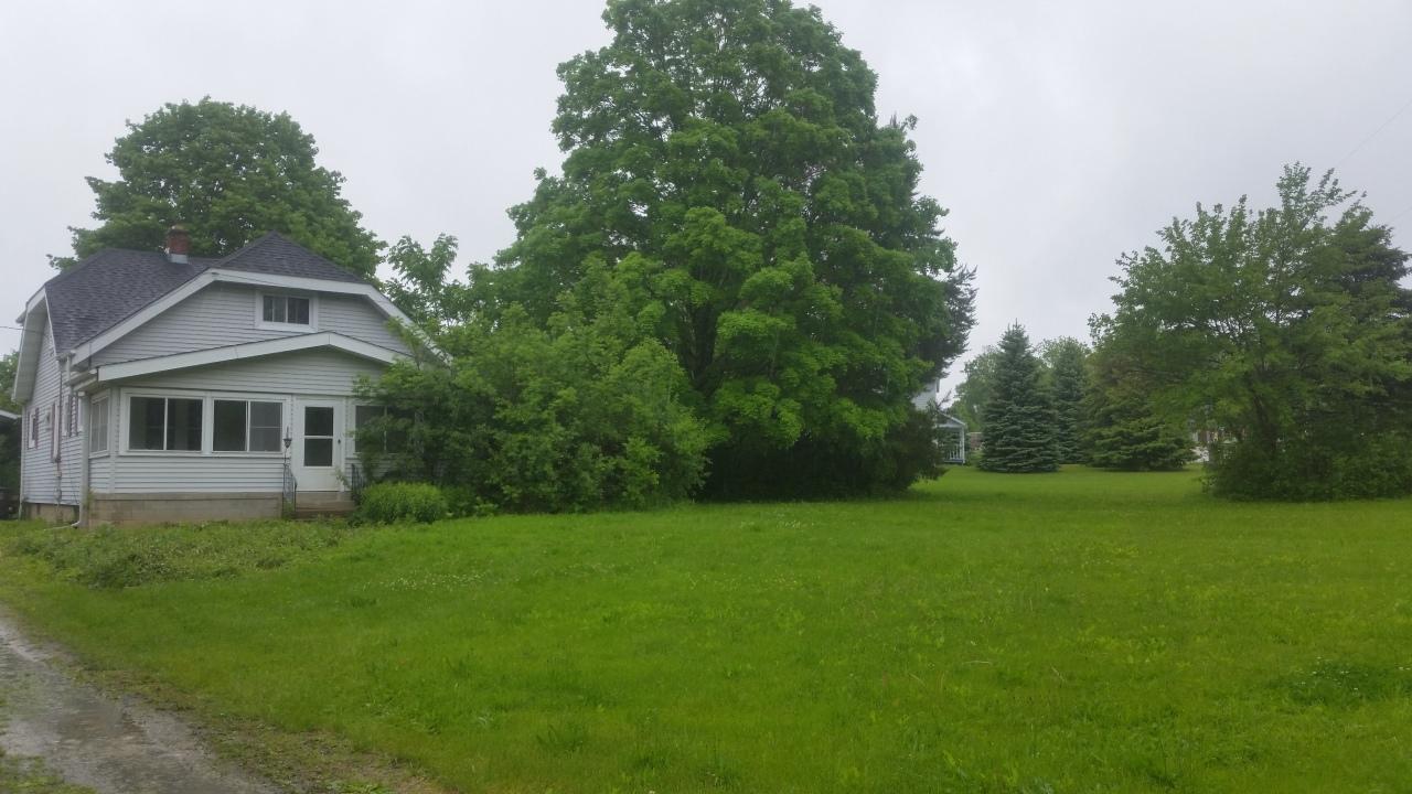 6466 S Loomis Rd, Norway, WI 53185