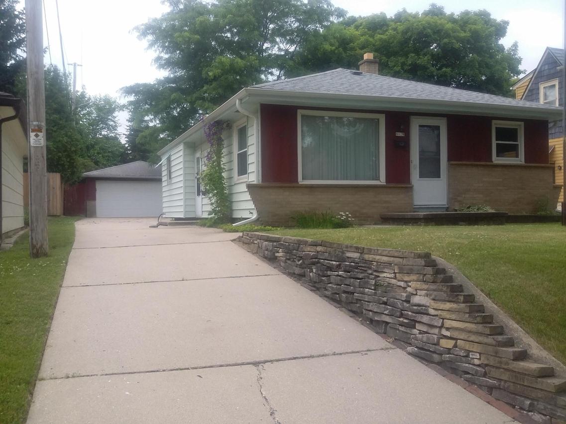 9829 W Harrison Ave, West Allis, WI 53227