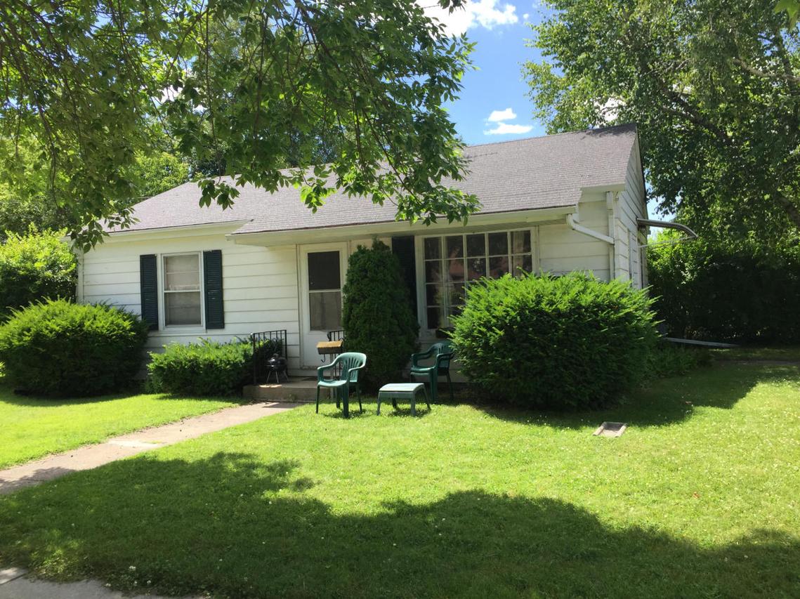 3040 Geneva St., Racine, WI 53402