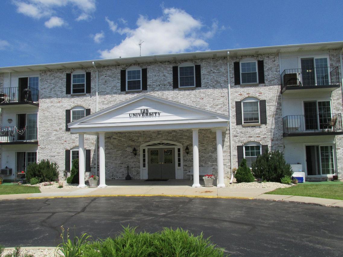 125 N University Dr #226, West Bend, WI 53095