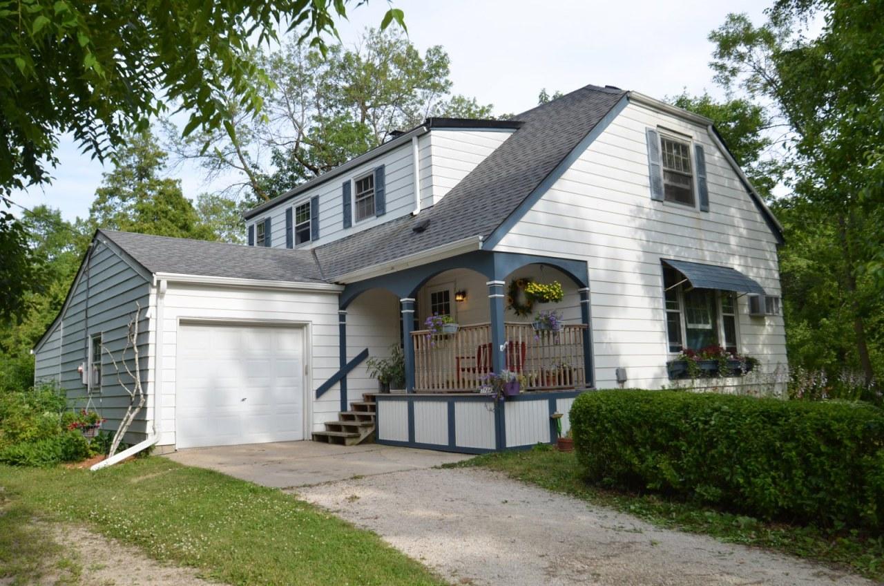 3730 S Sunny Slope Rd, New Berlin, WI 53151