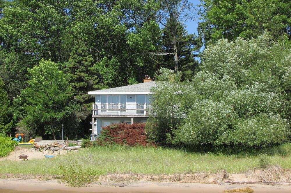 N2125 Pine Beach Rd North, Holland, WI 53070