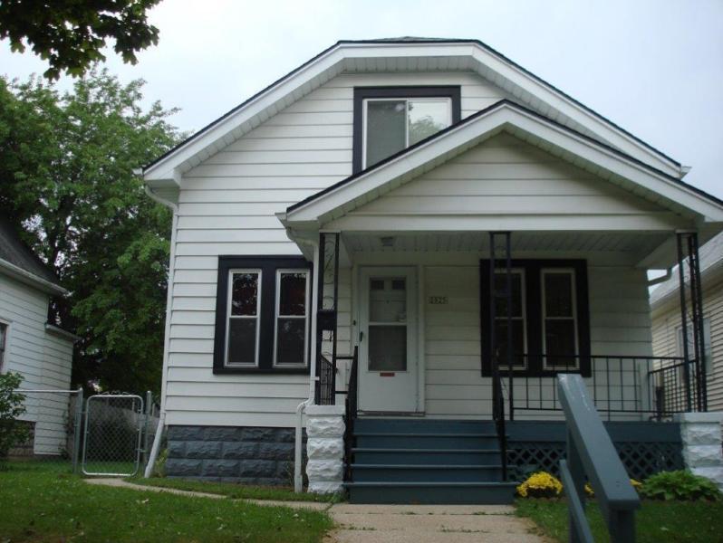 2025 S 71st St, West Allis, WI 53219